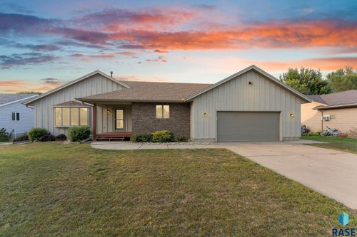 104 E 9th St Street, Crooks, SD, 57020 | Card Image