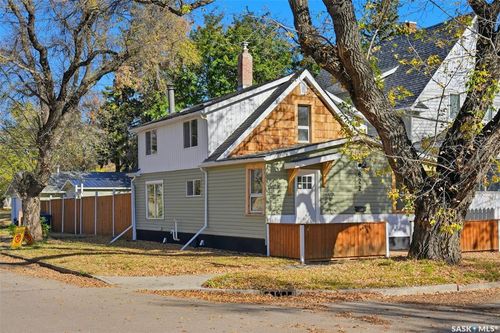622 31st St W, Saskatoon, SK, S7L0R3 | Card Image