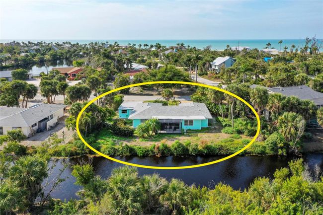 1057 Blue Heron Dr, House other with 2 bedrooms, 3 bathrooms and null parking in Sanibel FL | Image 9