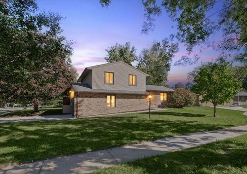 2006 Clover Ct E, Champaign, IL, 61821-6345 | Card Image