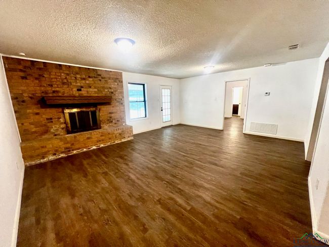 204 Cedarcrest Dr, House other with 4 bedrooms, 2 bathrooms and null parking in Marshall TX | Image 8
