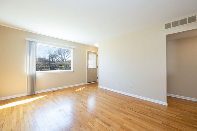 304 Tecumseh St, House other with 3 bedrooms, 1 bathrooms and null parking in Clawson MI | Image 6
