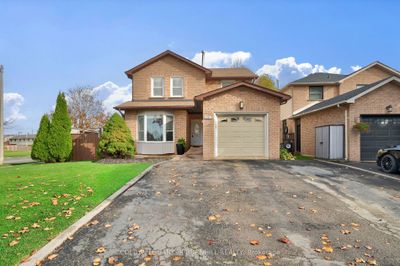 3261 Woodcroft Cres, House other with 3 bedrooms, 4 bathrooms and 3 parking in Burlington ON | Image 1