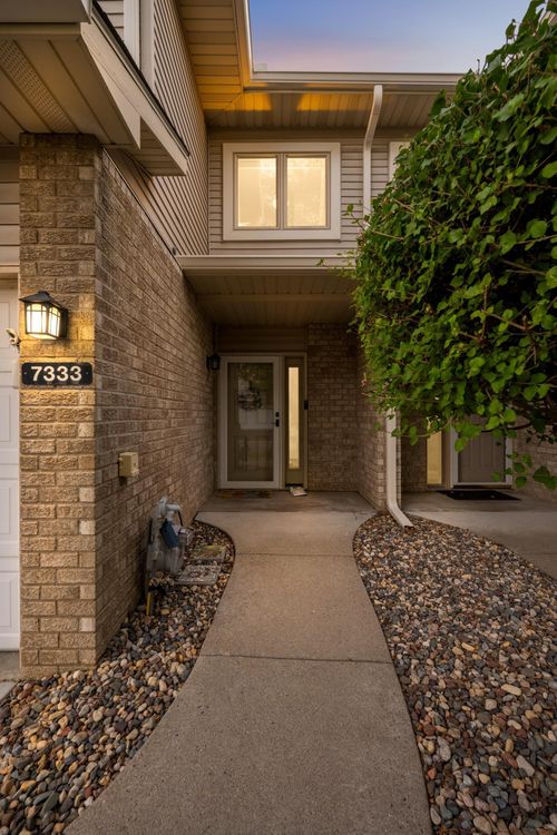 7333 Bolton Way, Inver Grove Heights, MN, 55076-2350 | Card Image
