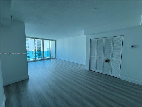 apt-8s-7501 E Treasure Dr, North Bay Village, FL, 33141-4303 | Card Image