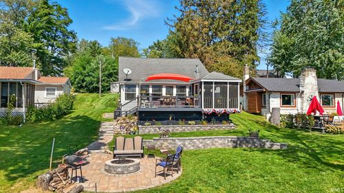 8917 E Circle Drive S Drive, Syracuse, IN, 46567 | Card Image