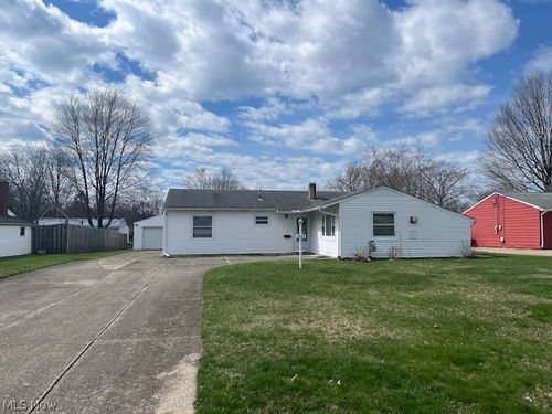 7408 Denny Dr, North Ridgeville, OH, 44039-4040 | Card Image