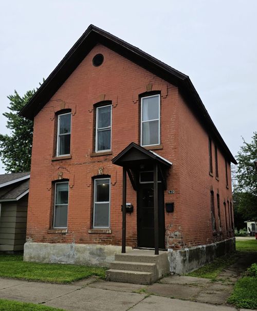 620 W 4th St, Winona, MN, 55987-2862 | Card Image