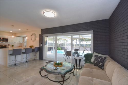 609 S Crescent Dr, Hollywood, FL, 33021-7503 | Card Image