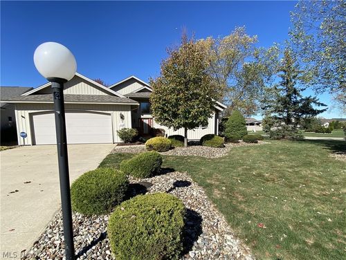 33110 Wren Haven St, North Ridgeville, OH, 44039-6348 | Card Image