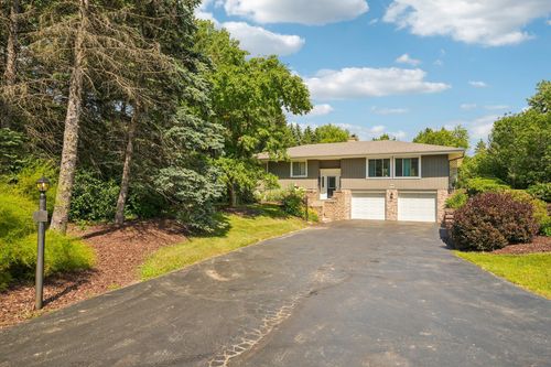 15610290 Pilgrim Rd, Germantown, WI, 53022-4806 | Card Image