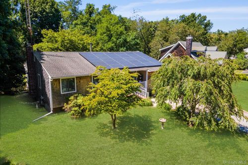 10 Strawberry Ln, Shelter Island, NY, 11964 | Card Image