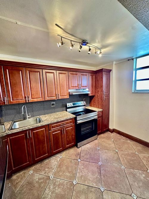 708-2903 N Miami Beach Blvd, North Miami Beach, FL, 33162 | Card Image