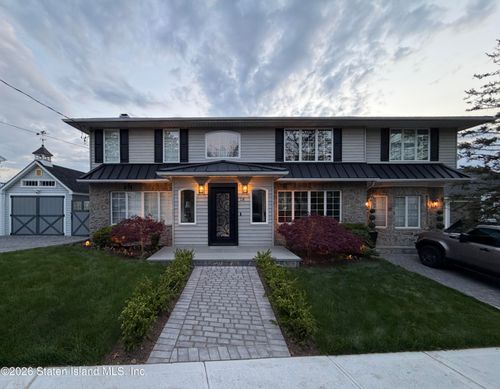 18 Wards Point Ave, Staten Island, NY, 10307-1536 | Card Image