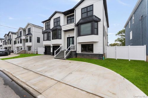 905 Greenfield Rd, Woodmere, NY, 11598-1640 | Card Image