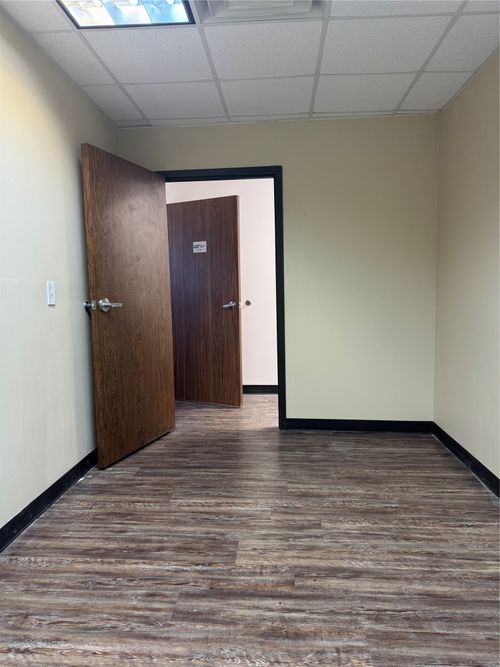 1735 Keller Springs Rd, Carrollton, TX, 75006-2962 | Card Image