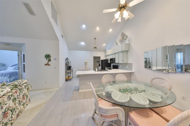 1140 - 1140 Golfview Woods Dr, Condo with 2 bedrooms, 2 bathrooms and null parking in SUN CITY CENTER FL | Image 10