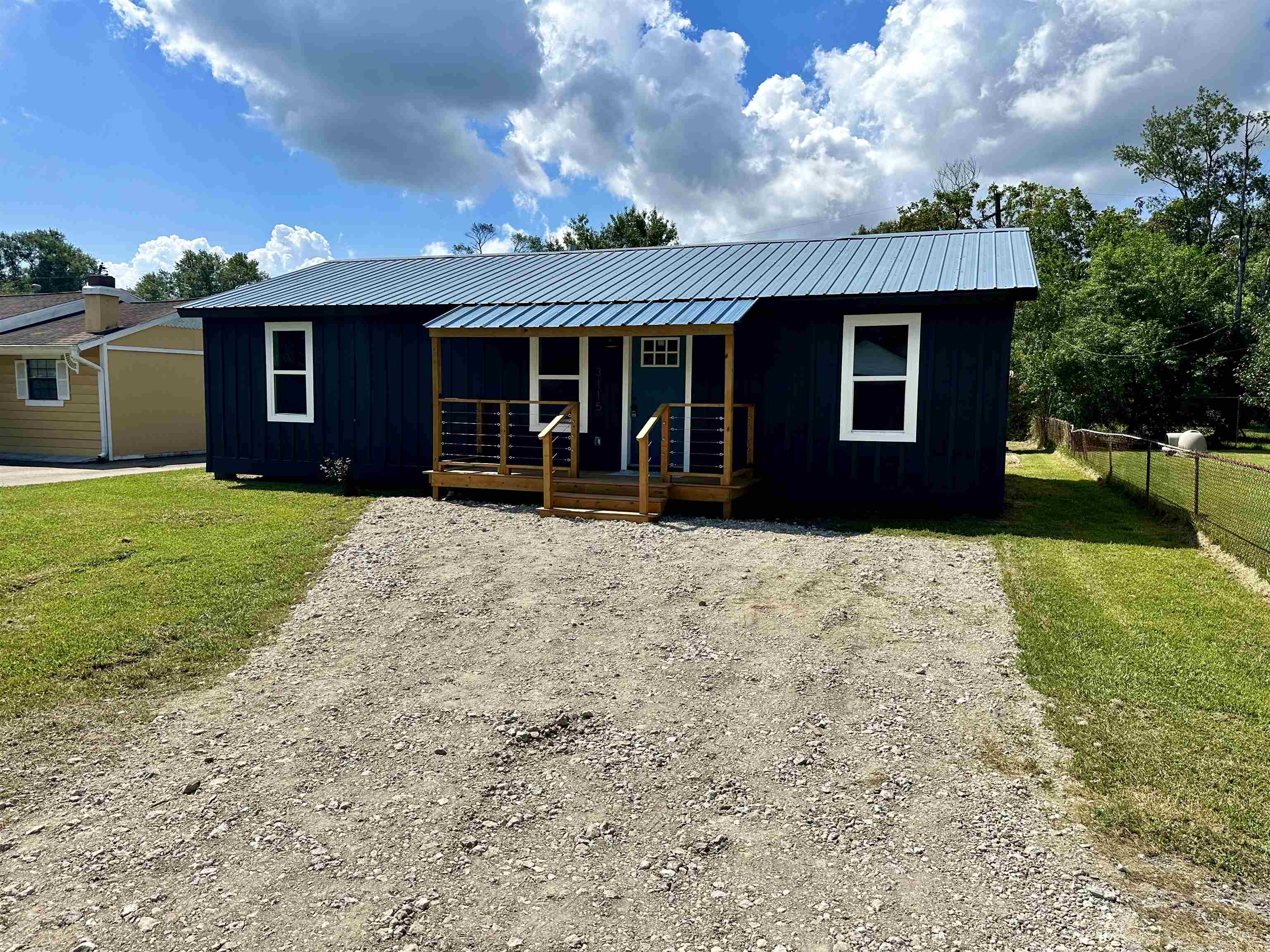 Ash Ave, Groves, TX 77619