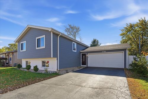 1081 Hunter St, Lombard, IL, 60148-4819 | Card Image