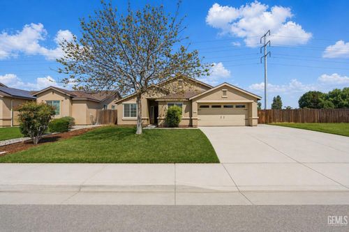 9102 Whitman Avenue, Bakersfield, CA, 93311 | Card Image