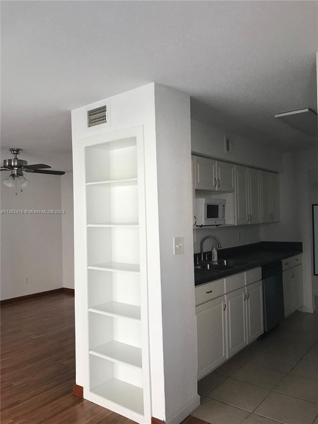 APT-1110 - 805 Riverside Dr, Condo with 2 bedrooms, 2 bathrooms and null parking in Coral Springs FL | Image 8