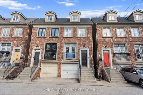 59D Woodbine Ave, Toronto, ON, M4L3P1 | Card Image
