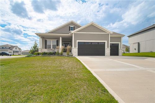 11410 Bluestem Dr, Kearney, MO, 64060-7355 | Card Image