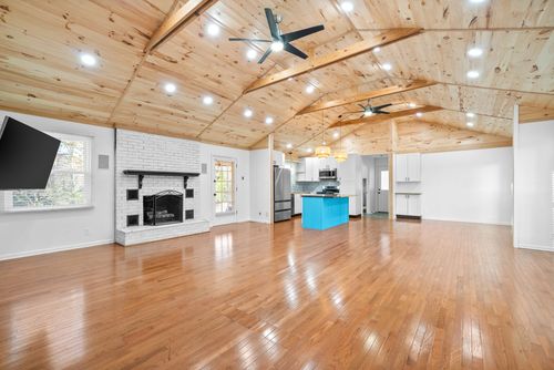 414 Fabian Pl, Clarksville, TN, 37043-5941 | Card Image