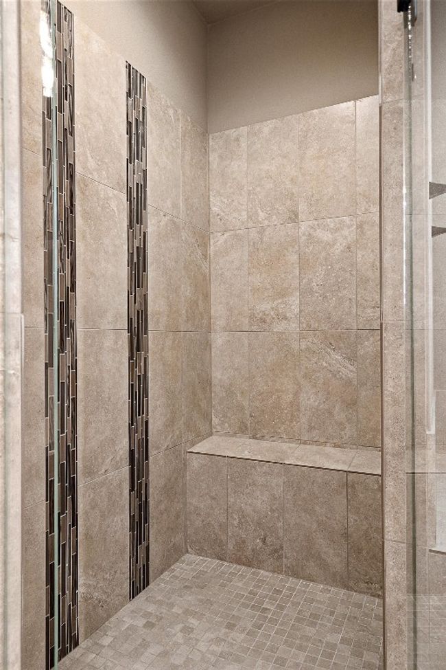 Bathroom with tiled shower | Image 16