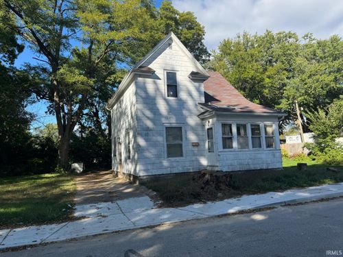 225 Milton St, South Bend, IN, 46613-2453 | Card Image