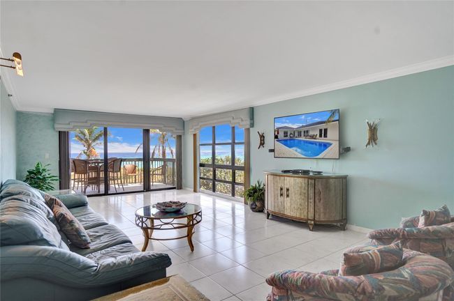 Living Room | Image 7