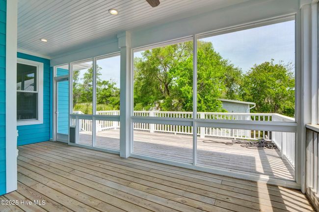 404 Fayetteville Ave, House other with 3 bedrooms, 2 bathrooms and null parking in Carolina Beach NC | Image 26