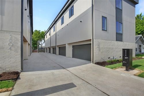 c-5602 Lindell Ave, Dallas, TX, 75206-8702 | Card Image