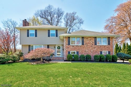 2 Midwood Dr, Florham Park, NJ, 07932-1811 | Card Image