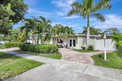 5332 Ne 15th Ave, House other with 4 bedrooms, 2 bathrooms and null parking in Pompano Beach FL | Image 1