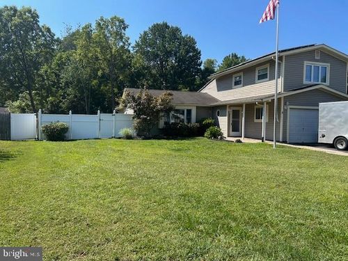 8 Buckingham Dr, MOUNT HOLLY, NJ, 08060-3226 | Card Image
