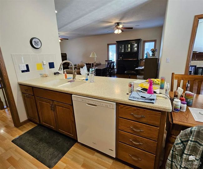 1605 Parkplace Court, House other with 3 bedrooms, 3 bathrooms and null parking in Abilene KS | Image 8