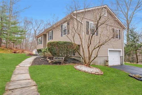 19 Split Rock Rd, Putnam Valley, NY, 10579-3431 | Card Image