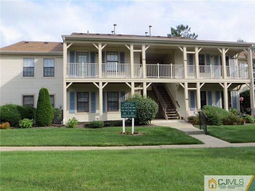 323-323 Wycoff Way W, East Brunswick, NJ, 08816-5655 | Card Image