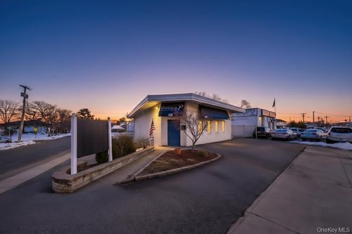 600 Hicksville Rd, Bethpage, NY, 11714-3453 | Card Image