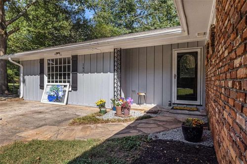 1517 Vancouver Dr, Tucker, GA, 30084-8126 | Card Image