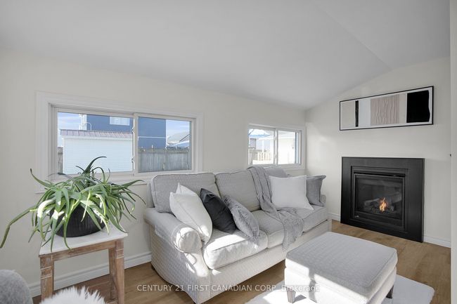 134 Maud St, House other with 2 bedrooms, 1 bathrooms and 2 parking in Port Stanley ON | Image 4