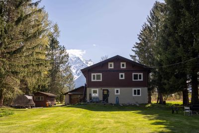 1553 Fraser Rd, House other with 4 bedrooms, 2 bathrooms and null parking in Pemberton BC | Image 2