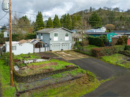 125 Susan St, Myrtle Creek, OR, 97457-9741 | Card Image