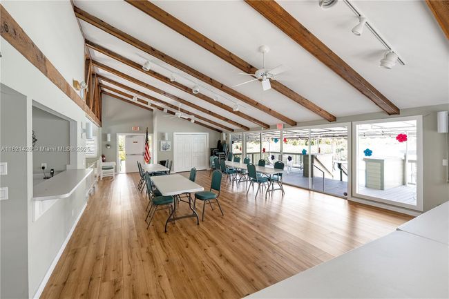 894 Ne Sandalwood Pl, Townhouse with 3 bedrooms, 3 bathrooms and null parking in Jensen Beach FL | Image 47