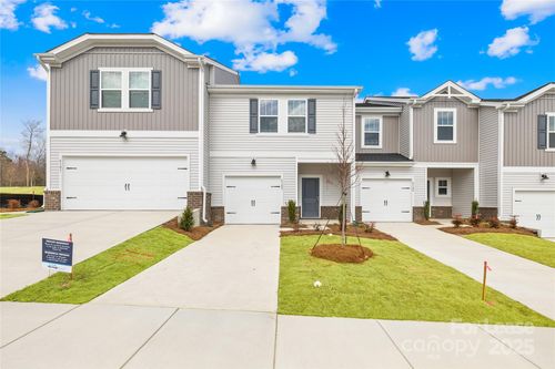 4135 Summit Woods Dr, Charlotte, NC, 28216-0390 | Card Image