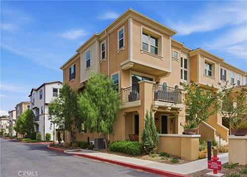 600 Shadowbrook, Lake Forest, CA, 92610-3043 | Card Image