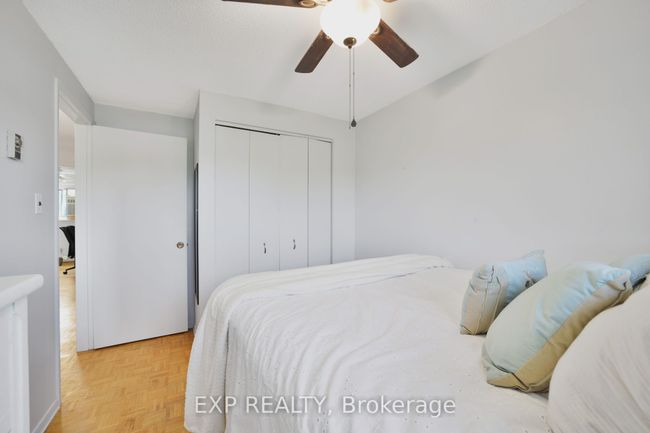 136 Darras Crt, Condo with 5 bedrooms, 2 bathrooms and 1 parking in Brampton ON | Image 27