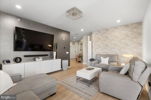 532 Timberlake Dr, Ewing, NJ, 08618-1479 | Card Image