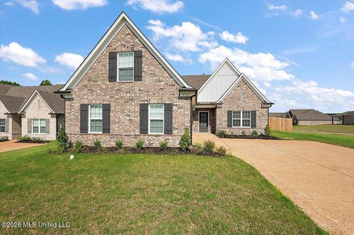 8960 Acorn Ln, Southaven, MS, 38672-1158 | Card Image
